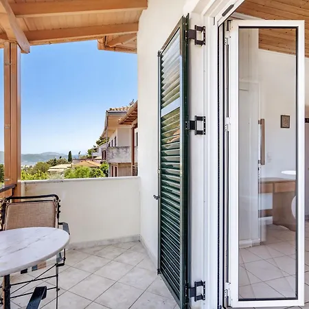 Appartement Lefkothea 2 *